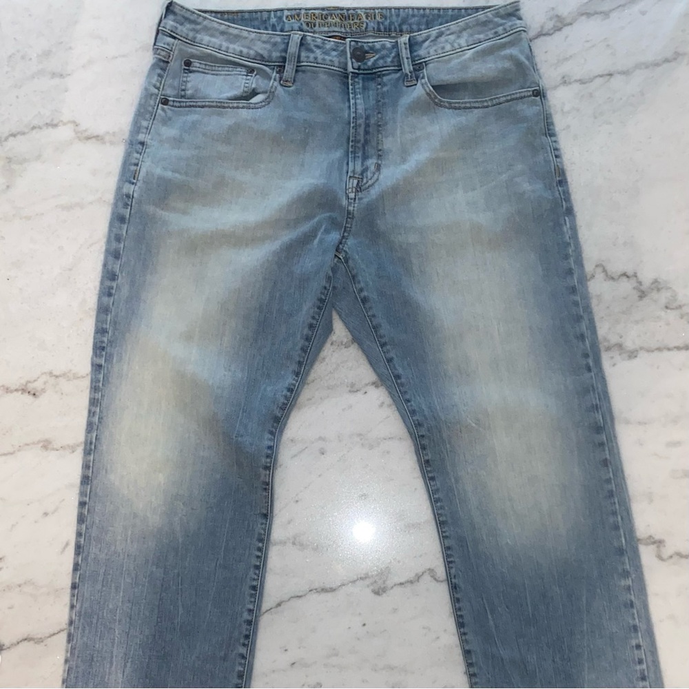Light Wash American Eagle 360 Extreme Flex Denim Jeans